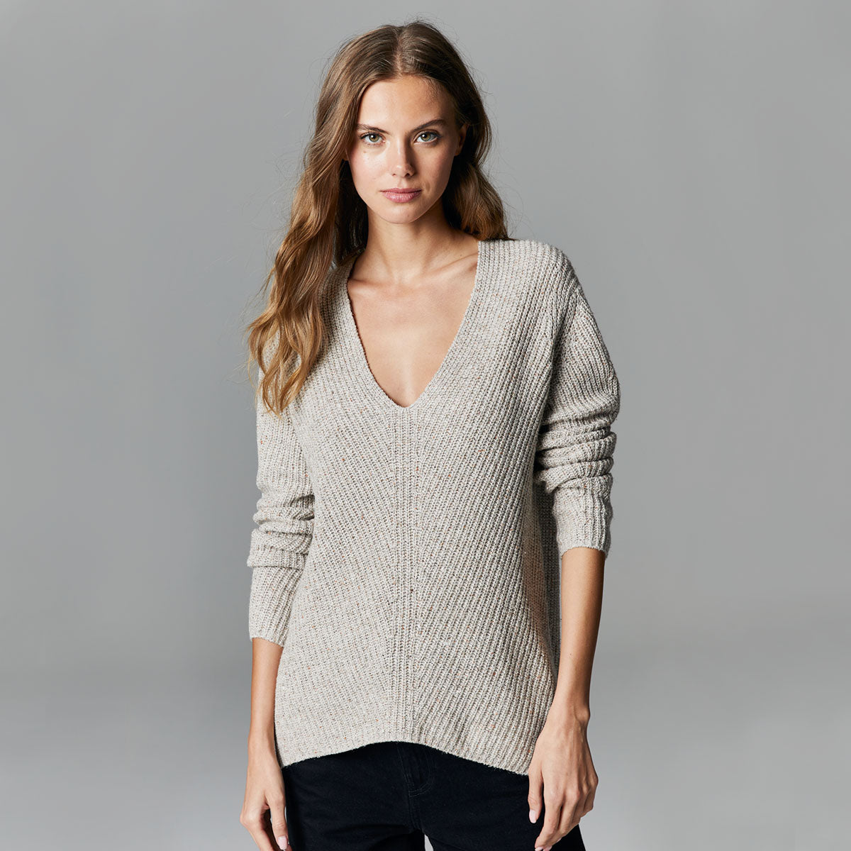 Hi Lo V Neck in Oatmeal Autumn Cashmere